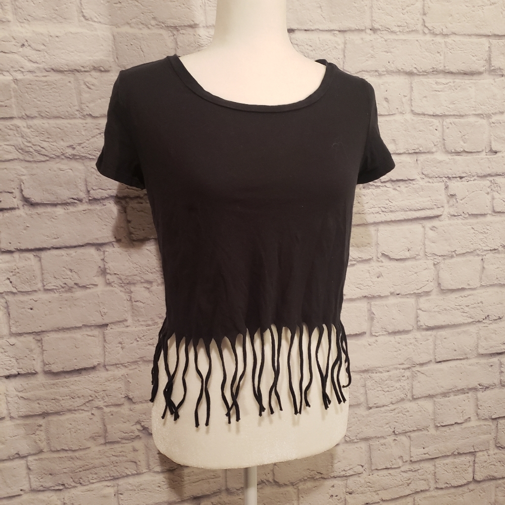 Black fringe beach crop top tee sz small